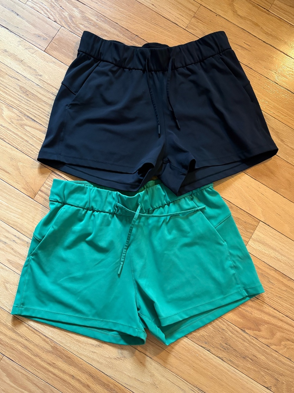 SET OF 2 Zyia shorts